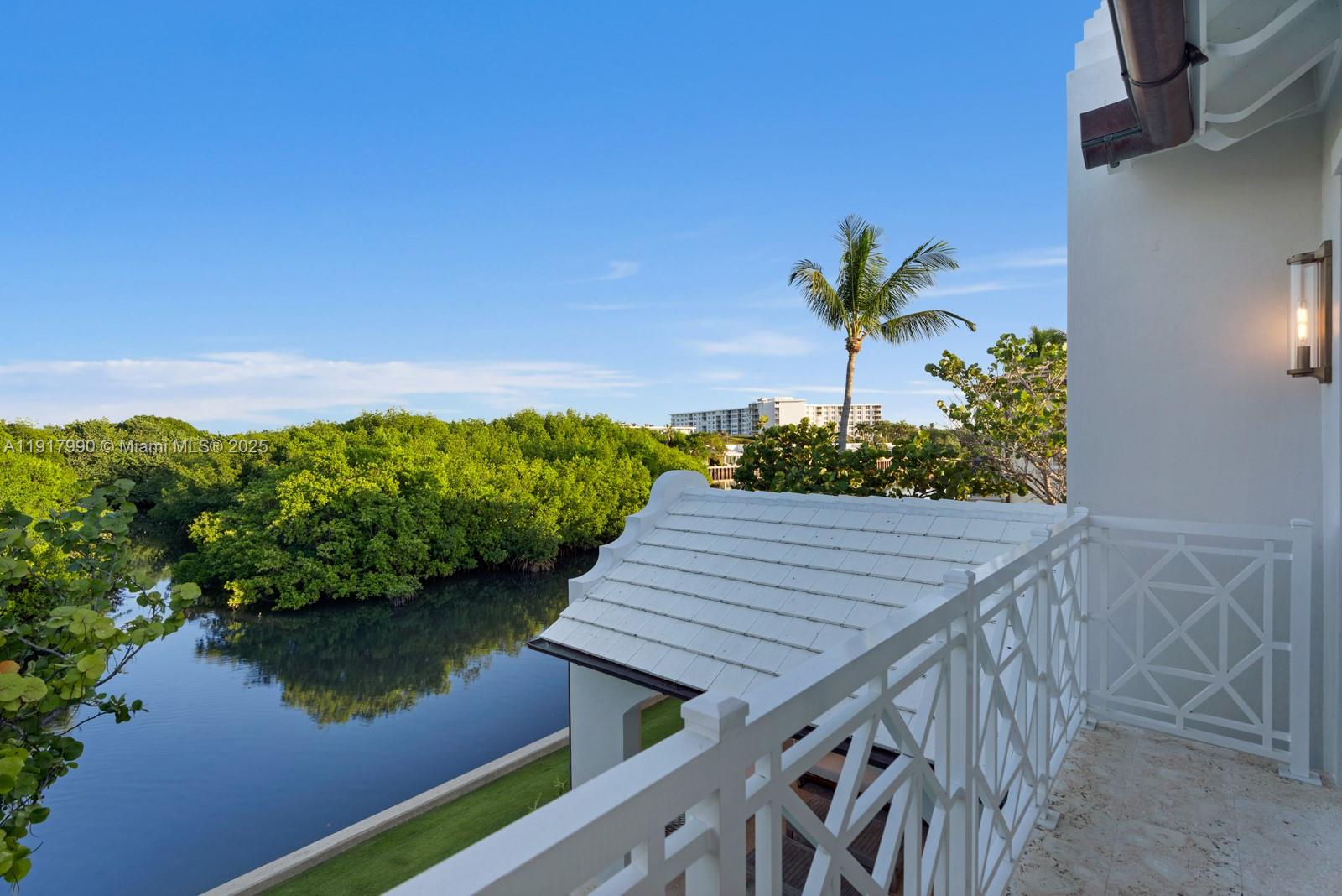 2219 Ibis Isle Rd E Palm Beach, FL 33480