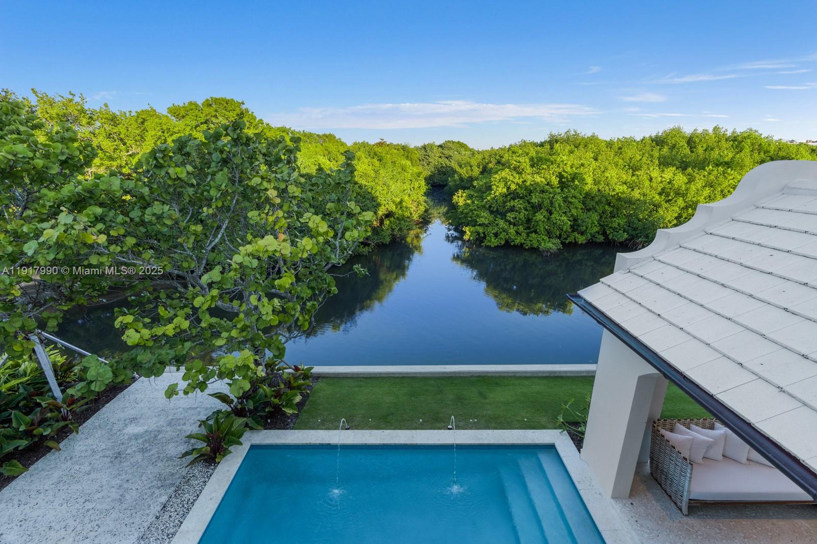 2219 Ibis Isle Rd E Palm Beach, FL 33480