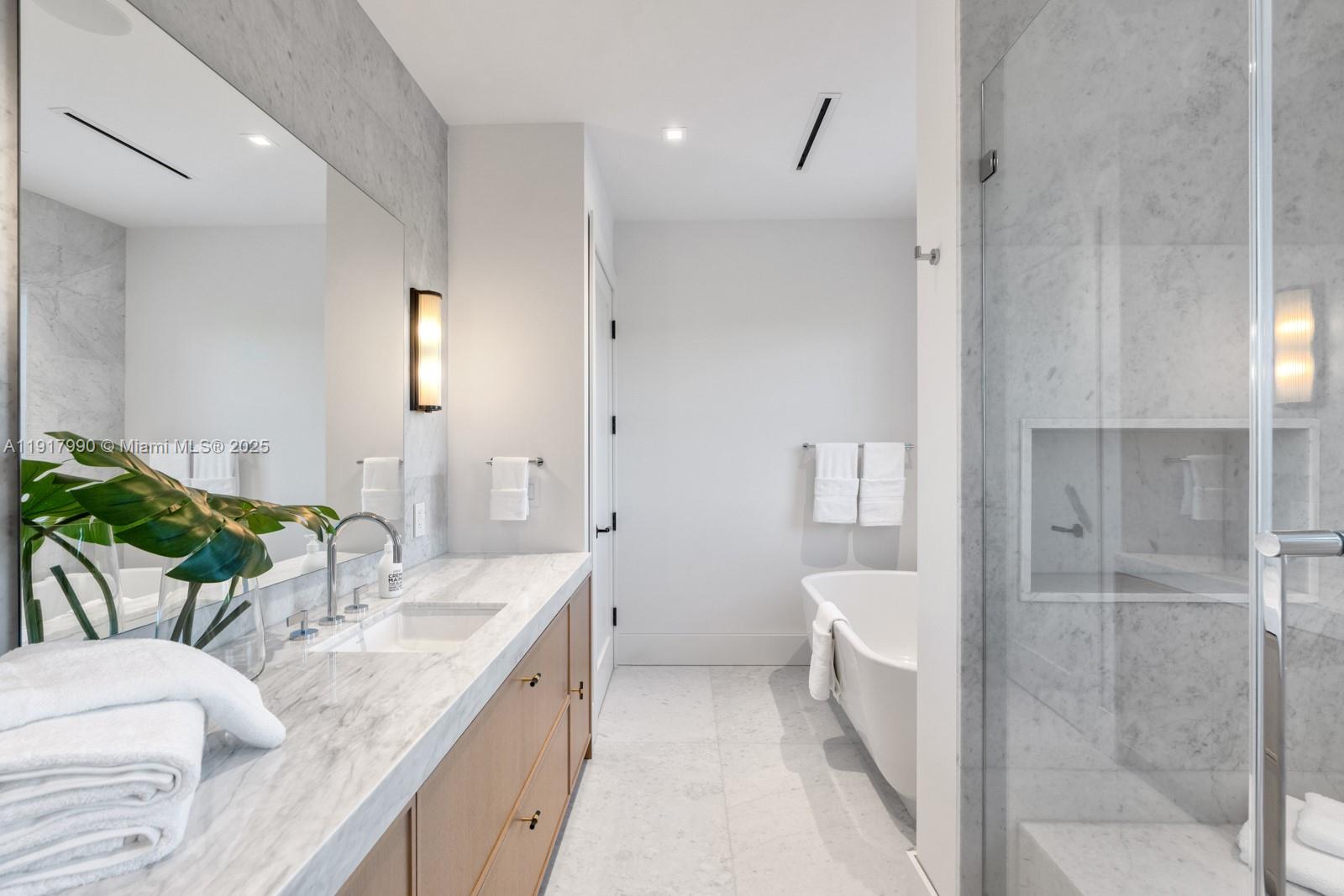 2219 Ibis Isle Rd E Palm Beach, FL 33480