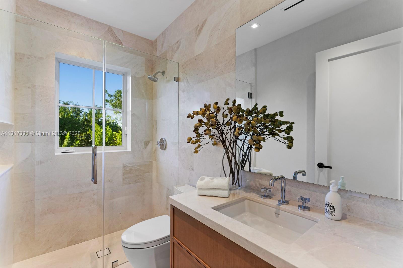 2219 Ibis Isle Rd E Palm Beach, FL 33480