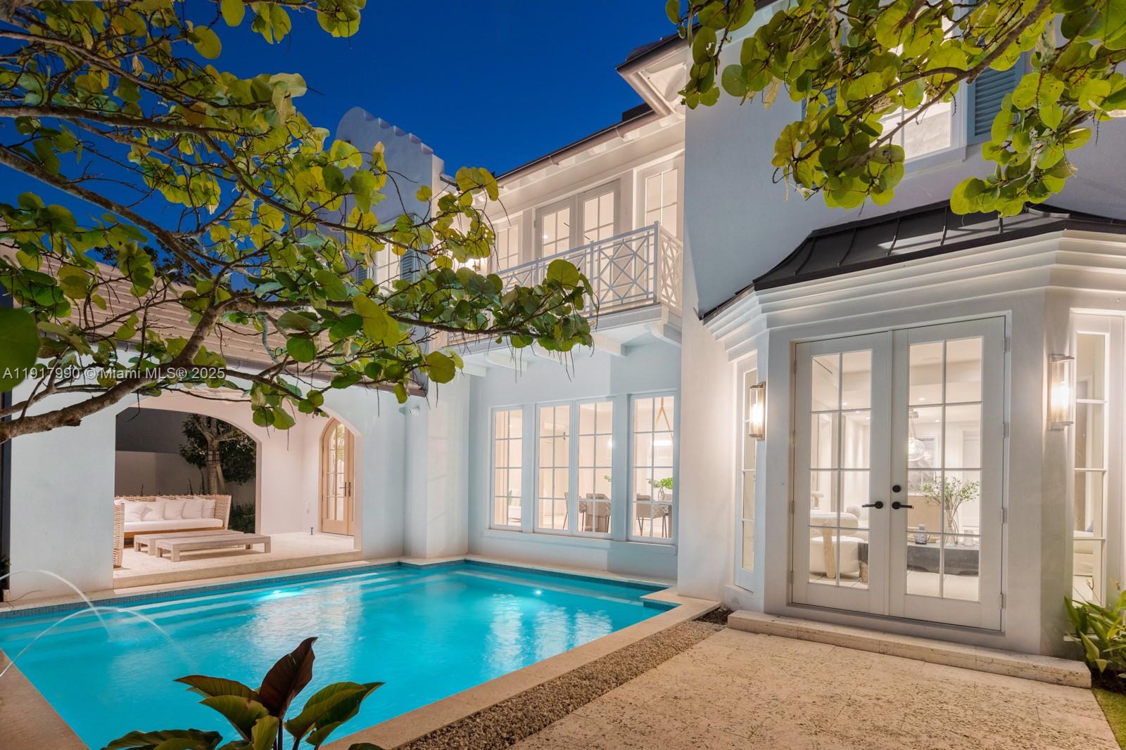 2219 Ibis Isle Rd E Palm Beach, FL 33480