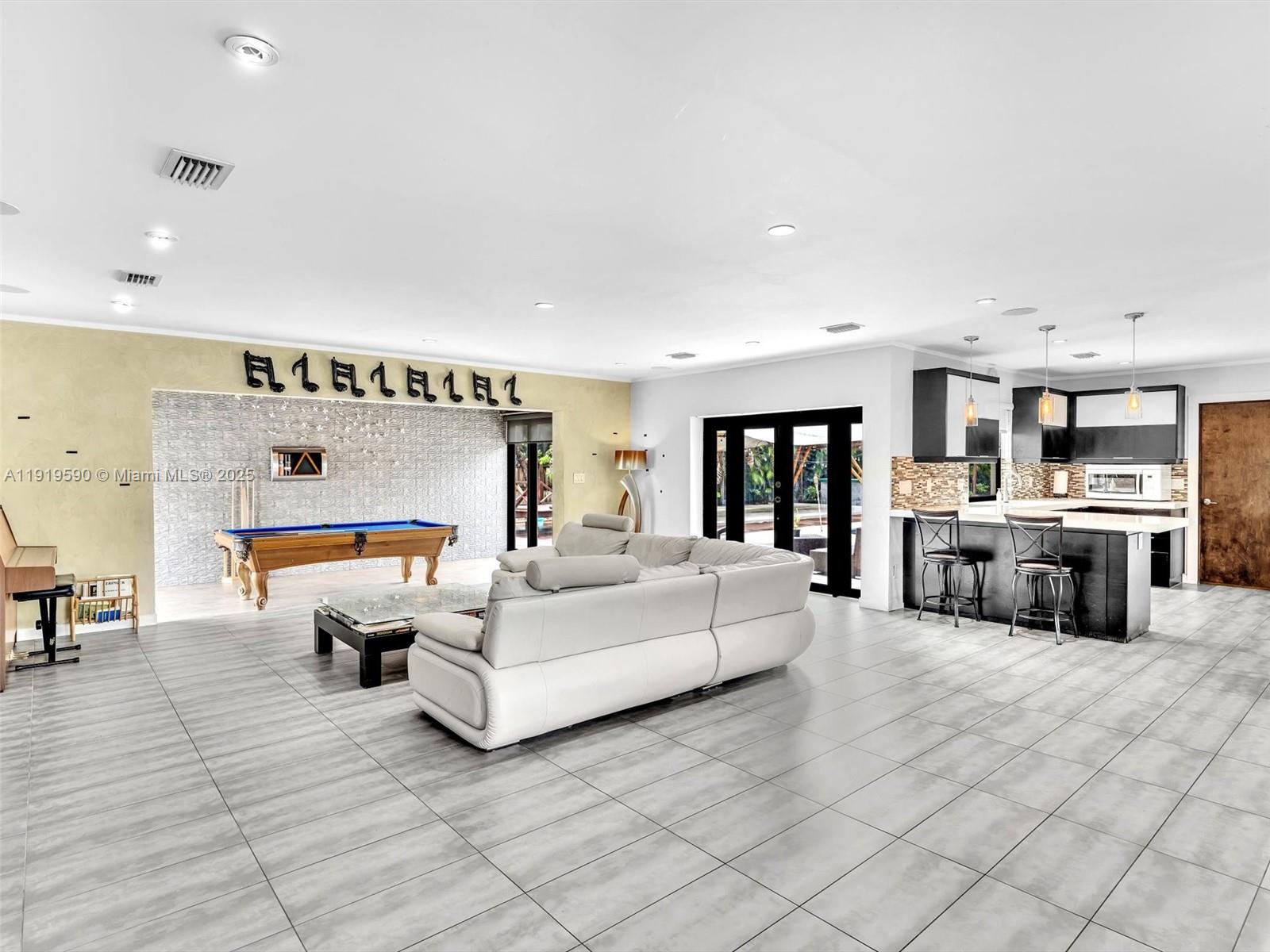 15555 Old Cutler Rd Palmetto Bay, FL 33157