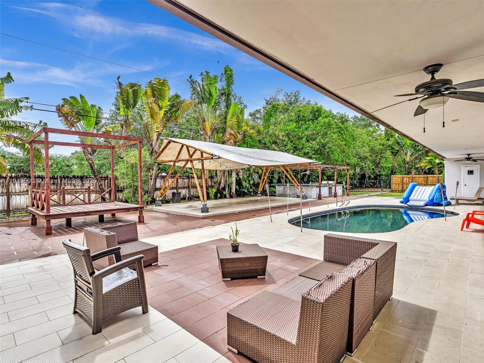 15555 Old Cutler Rd Palmetto Bay, FL 33157