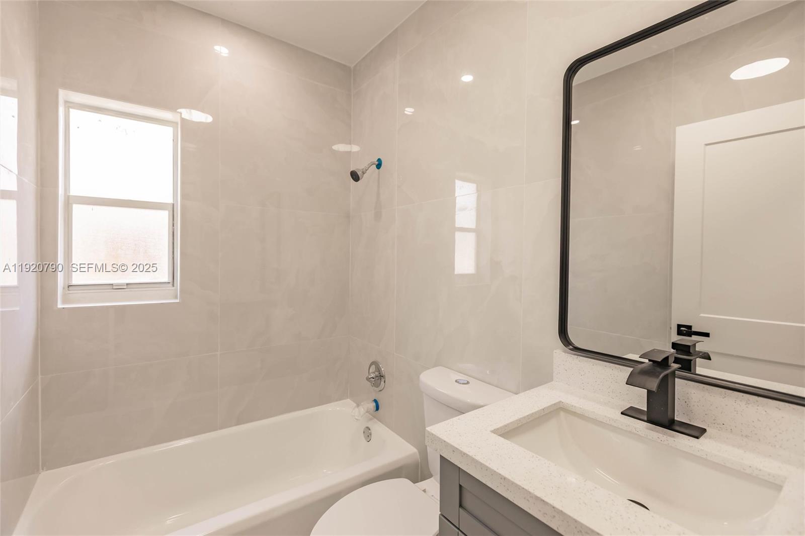 3180 NW 2nd St Miami, FL 33125