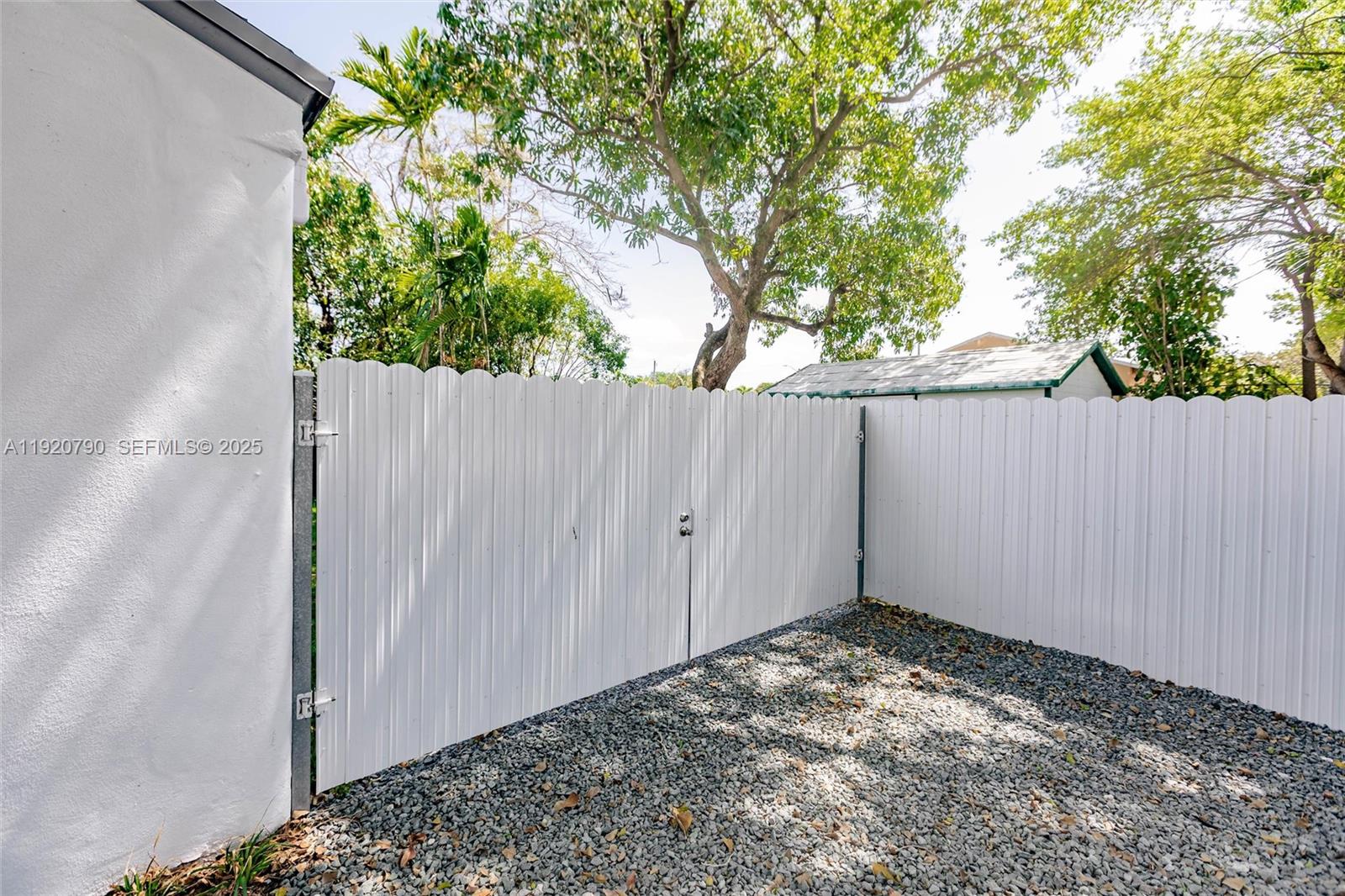 3180 NW 2nd St Miami, FL 33125