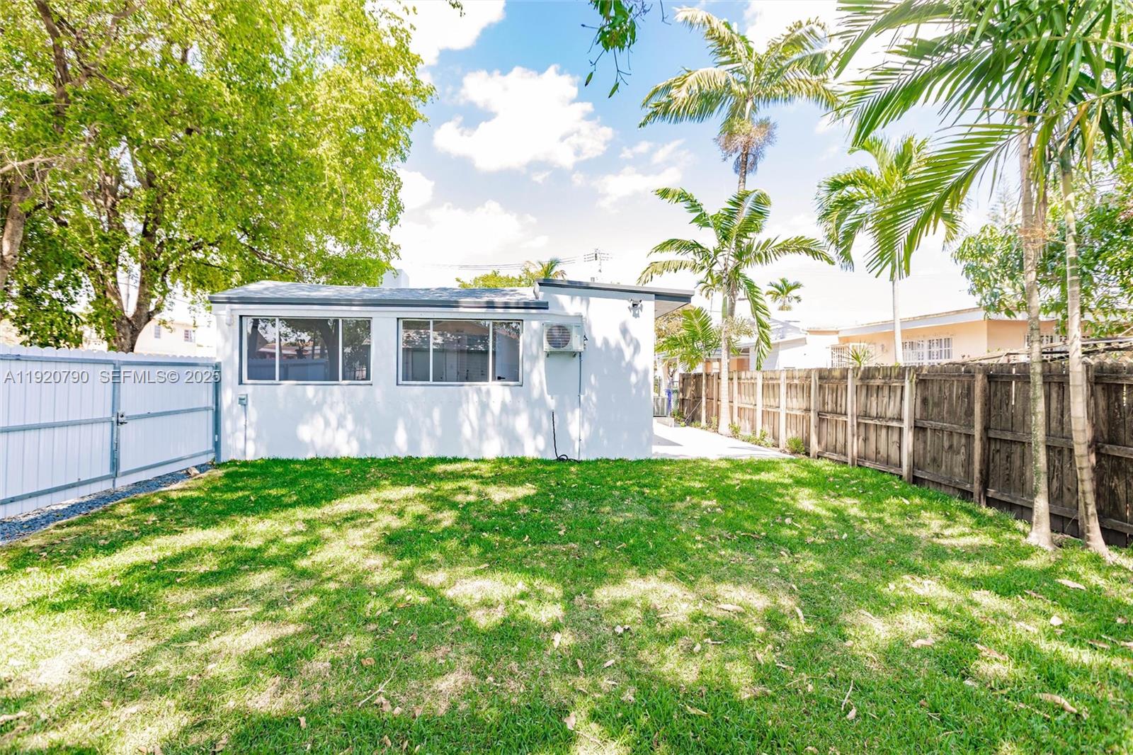 3180 NW 2nd St Miami, FL 33125