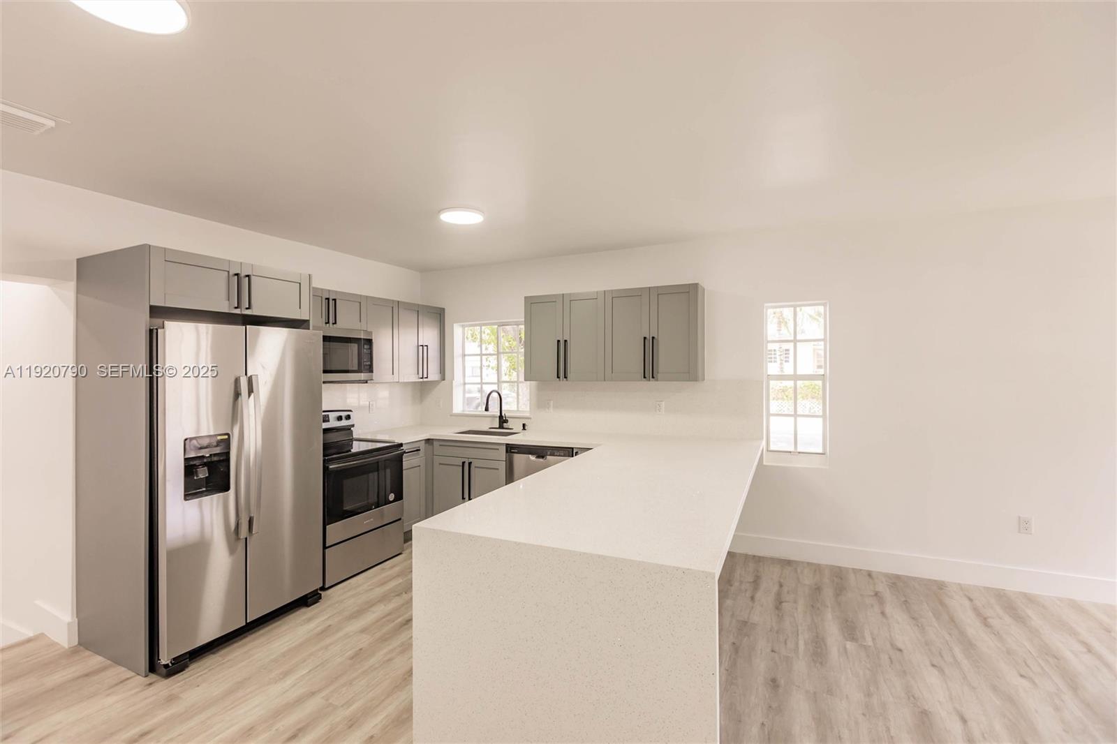 3180 NW 2nd St Miami, FL 33125