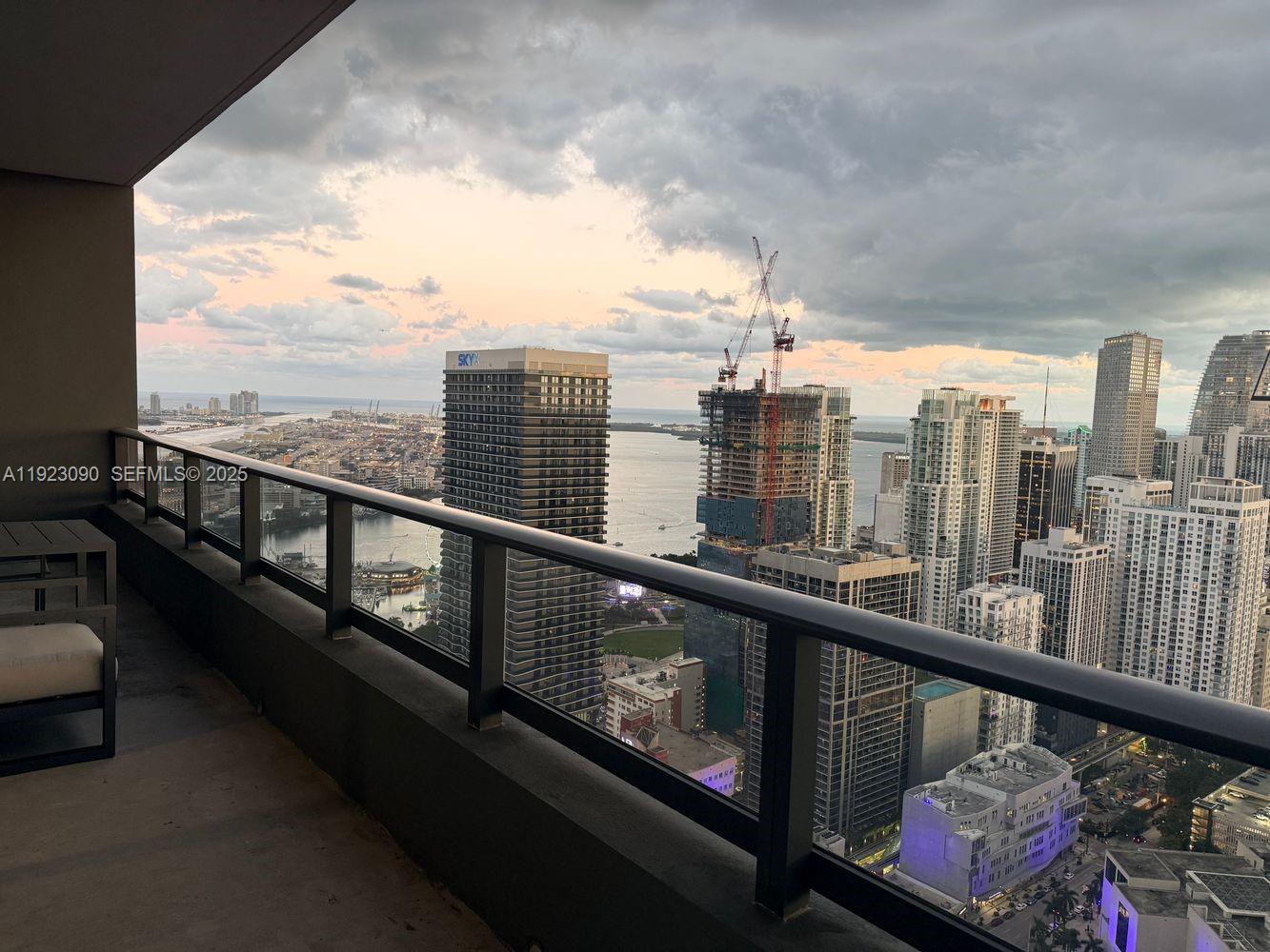 image Gale Hotel & Residences14