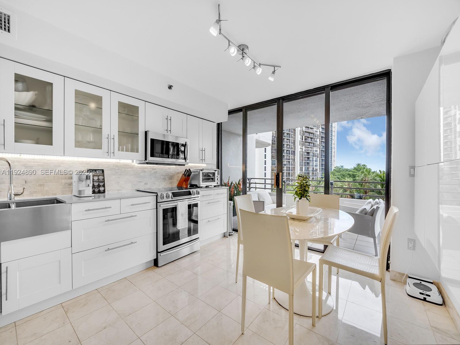 151 SE 15th Rd #501 Miami, FL 33129