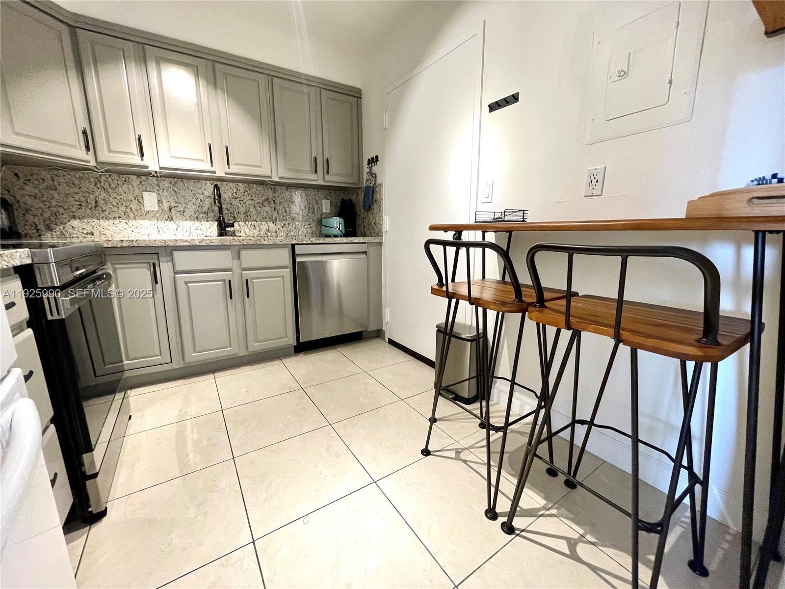 10101 E Bay Hbr Dr #402 Bay Harbor Islands, FL 33154