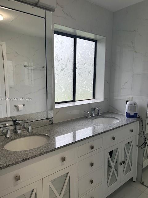 245 189th Ter Sunny Isles Beach, FL 33160