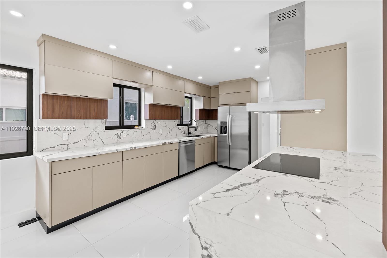 1200 Cleveland Rd Miami Beach, FL 33141