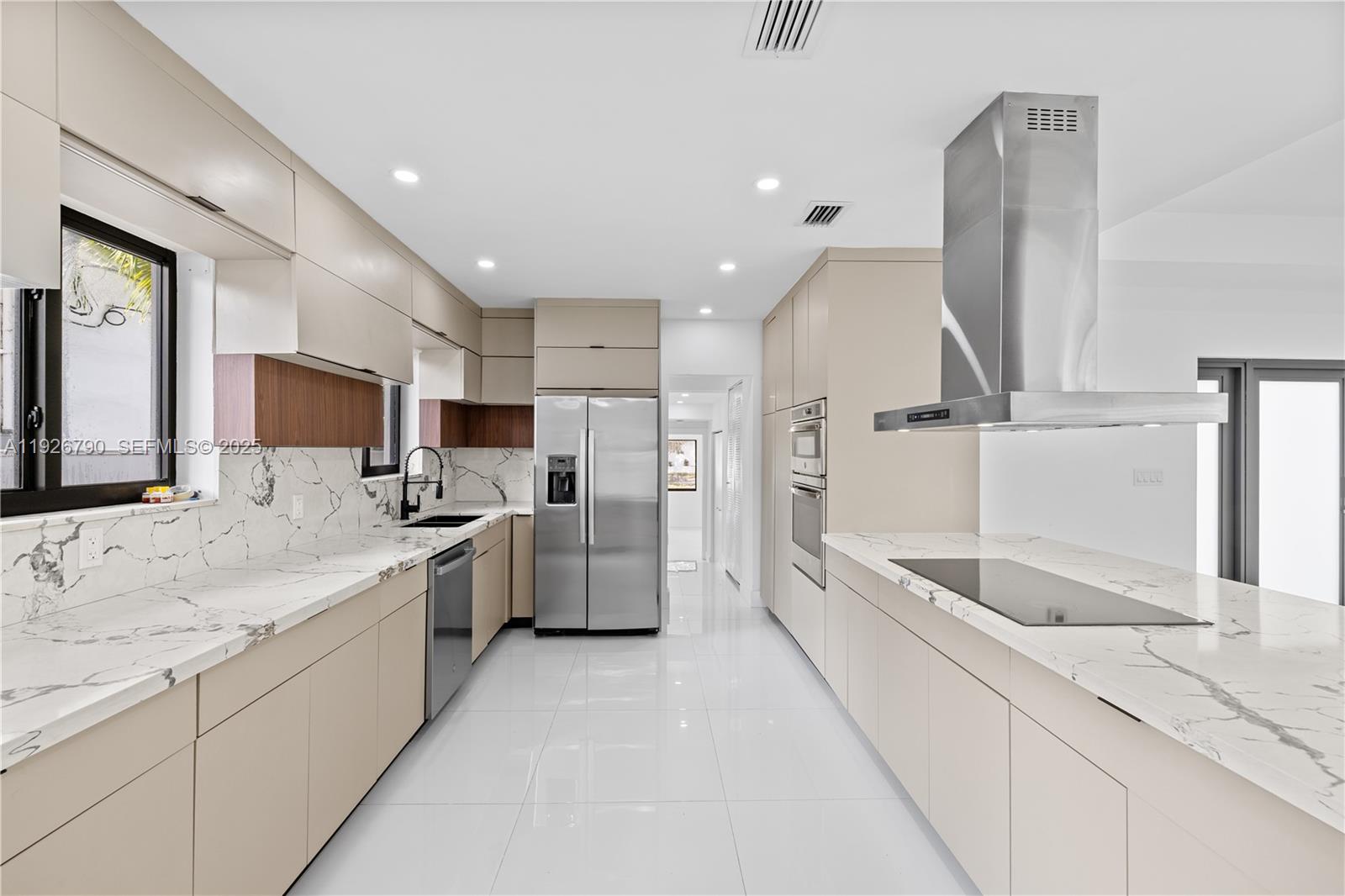 1200 Cleveland Rd Miami Beach, FL 33141