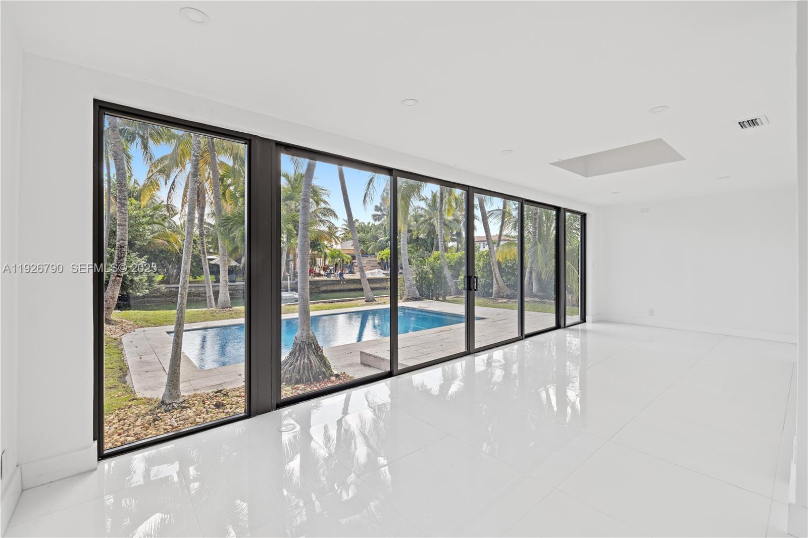 1200 Cleveland Rd Miami Beach, FL 33141