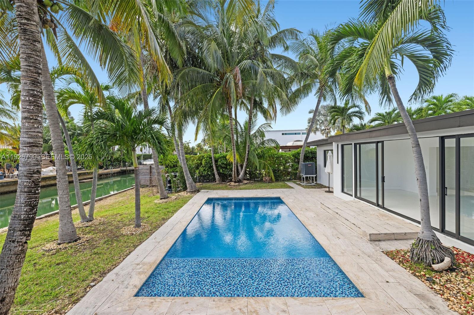 1200 Cleveland Rd Miami Beach, FL 33141