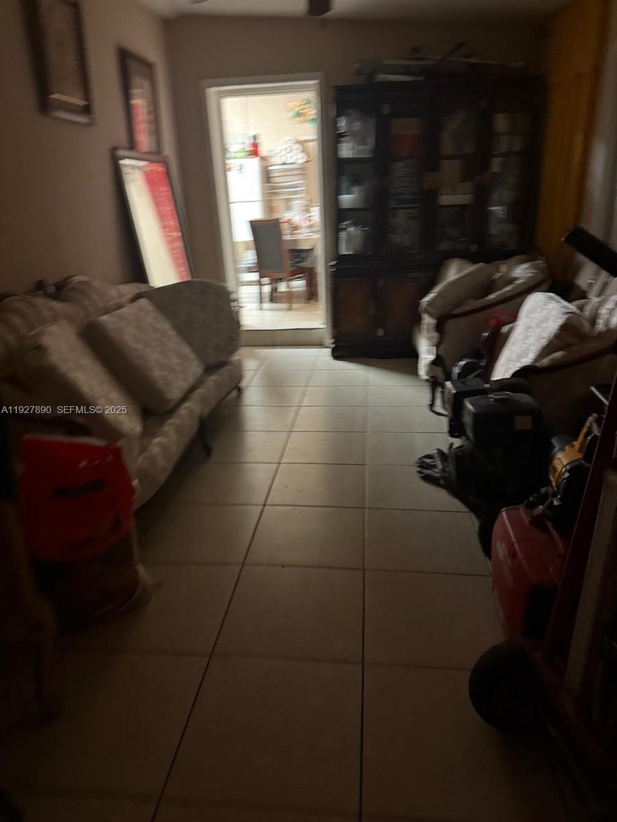 3090 NW 33rd St Miami, FL 33142