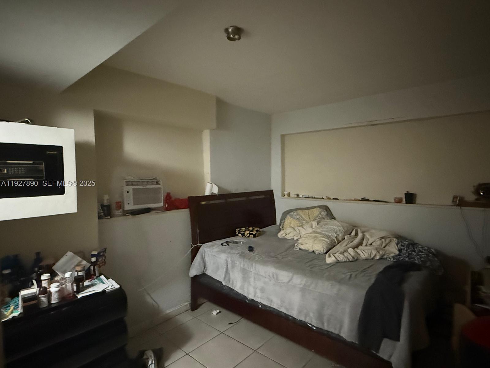 3090 NW 33rd St Miami, FL 33142