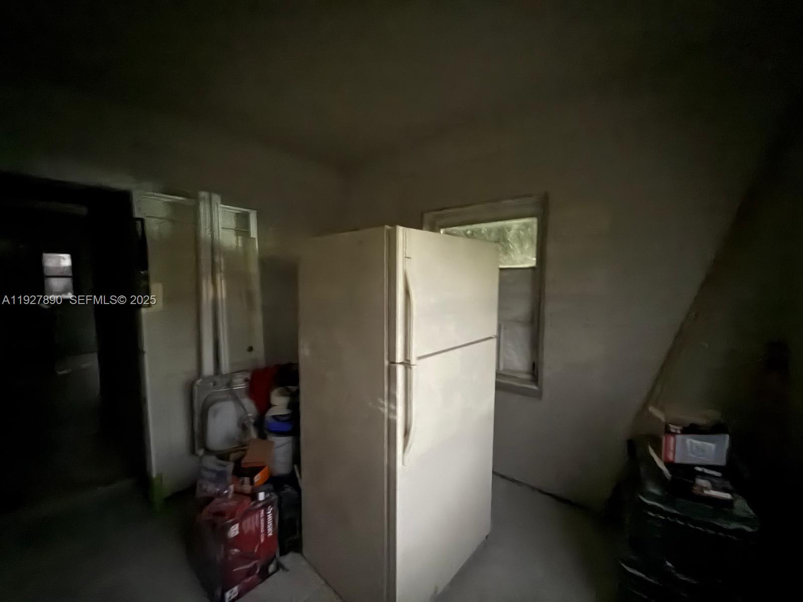 3090 NW 33rd St Miami, FL 33142