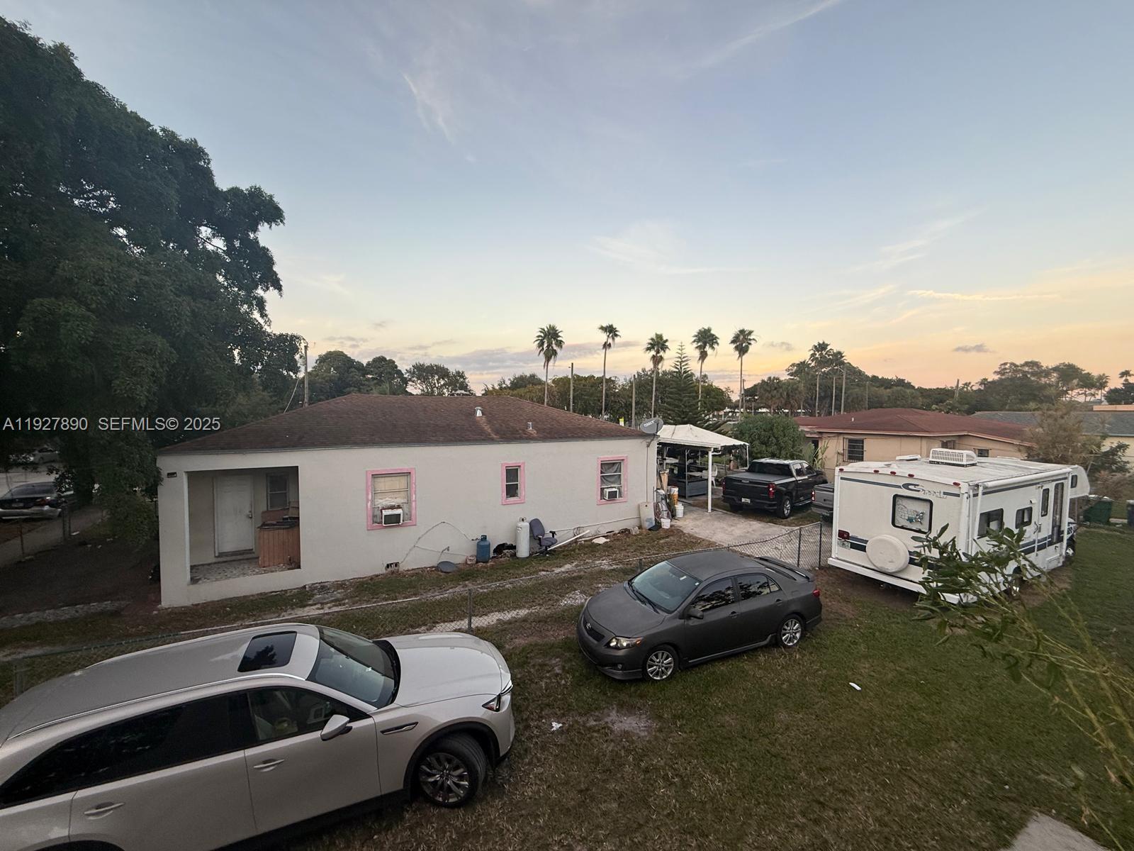 3090 NW 33rd St Miami, FL 33142