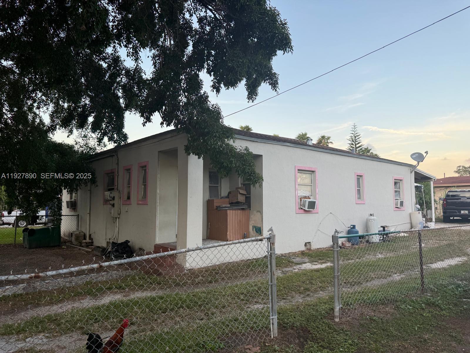 3090 NW 33rd St Miami, FL 33142