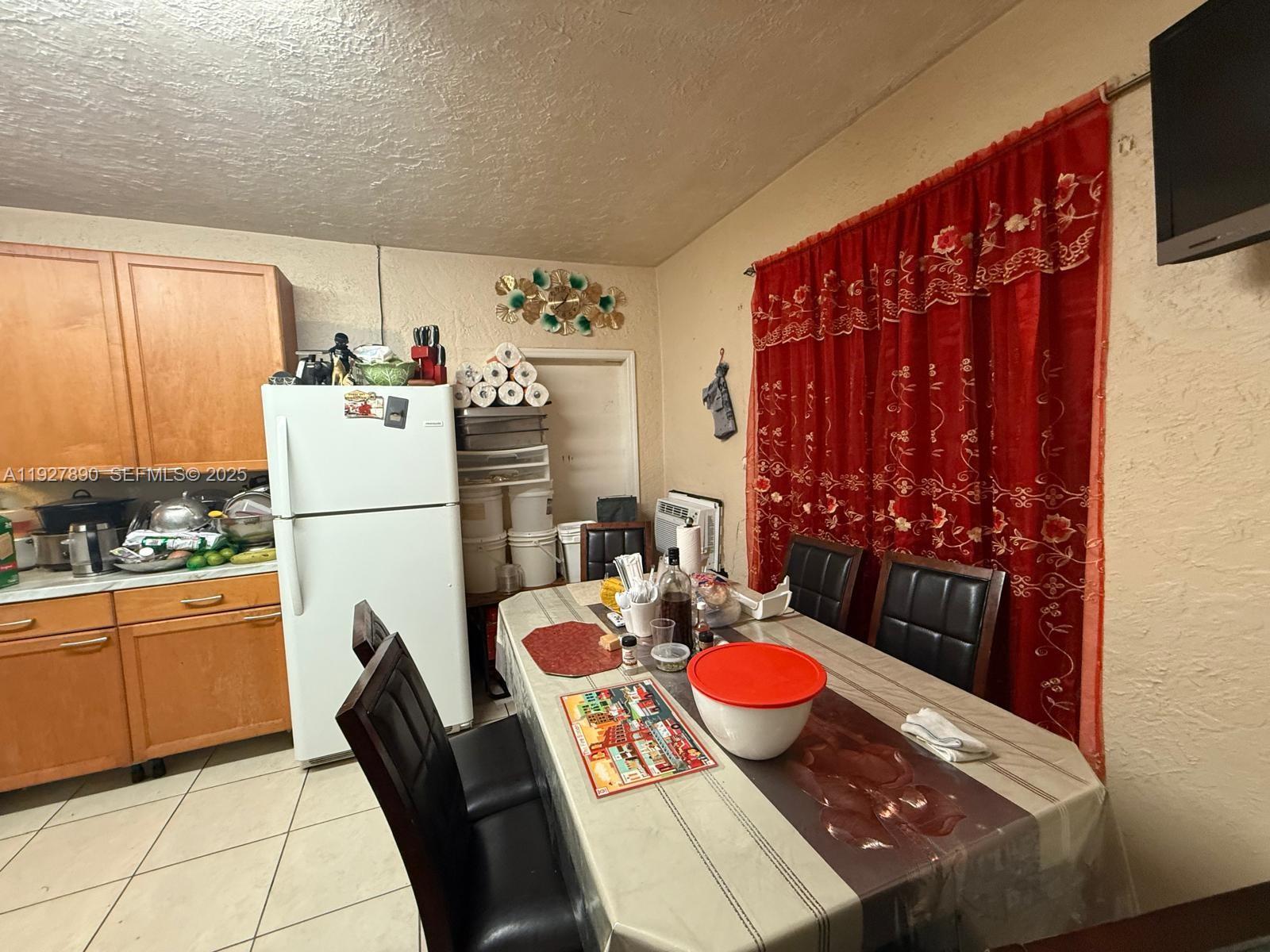 3090 NW 33rd St Miami, FL 33142