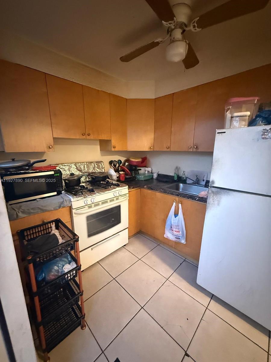 3090 NW 33rd St Miami, FL 33142