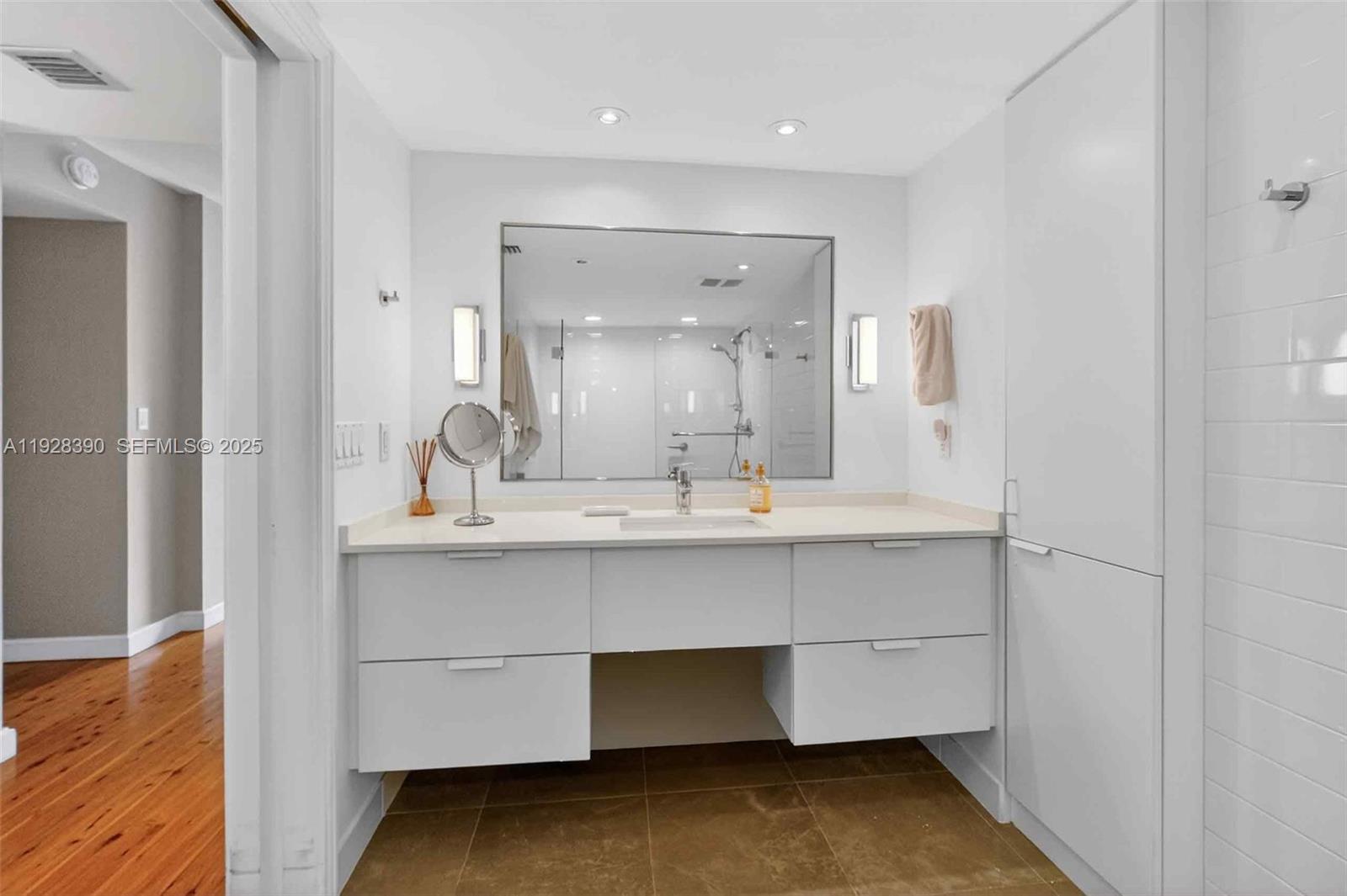 177 Ocean Ln Dr #1101 Key Biscayne, FL 33149