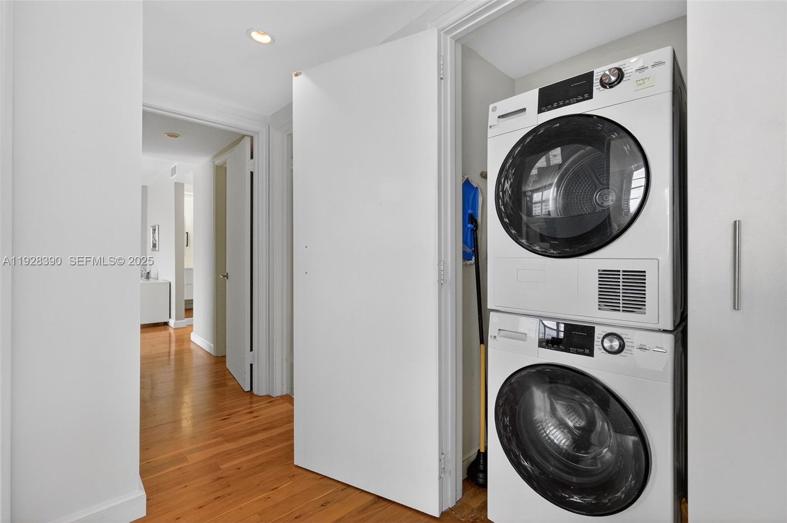 177 Ocean Ln Dr #1101 Key Biscayne, FL 33149