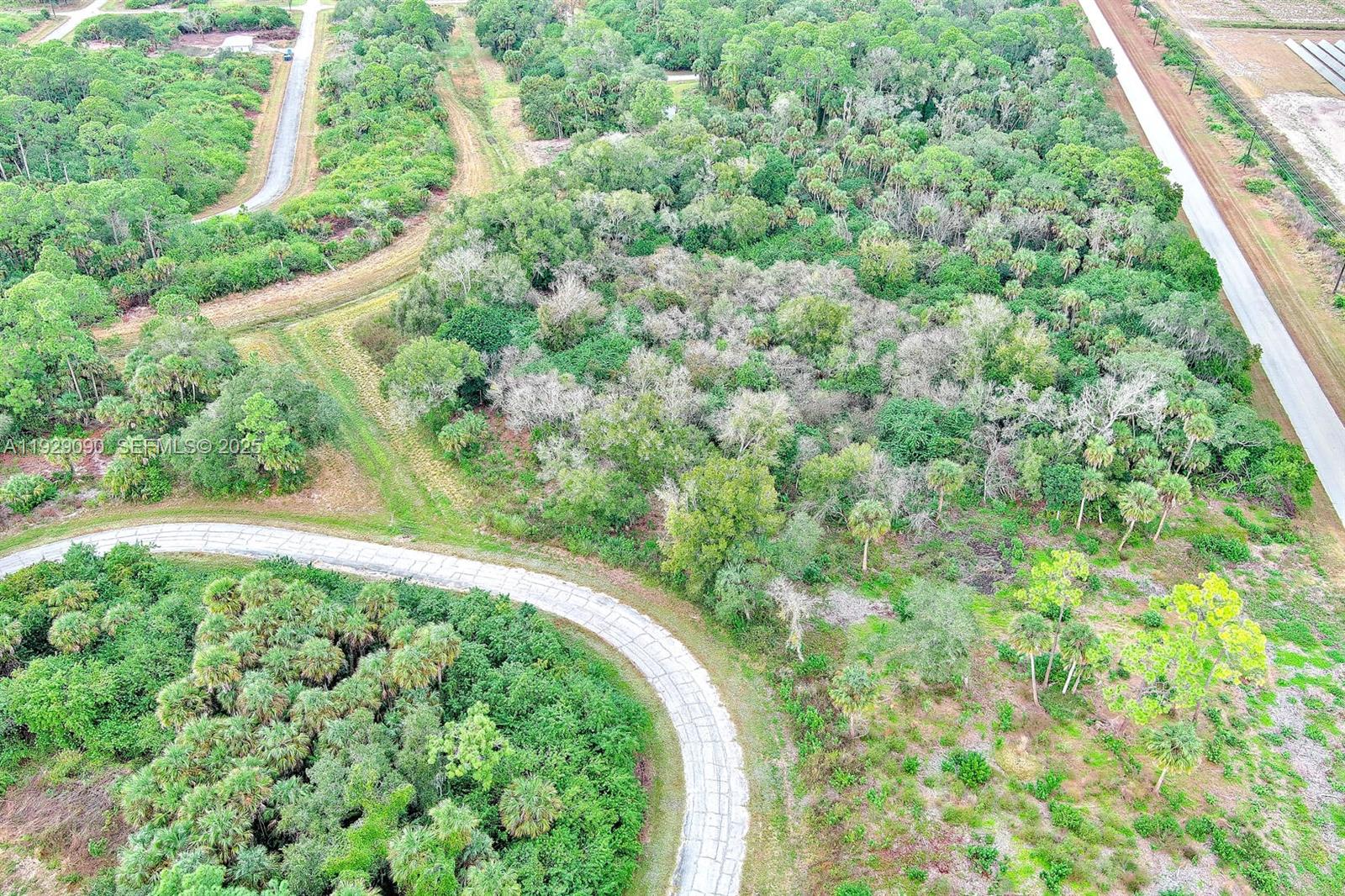 173 Carousel Ave La Belle, FL 33935