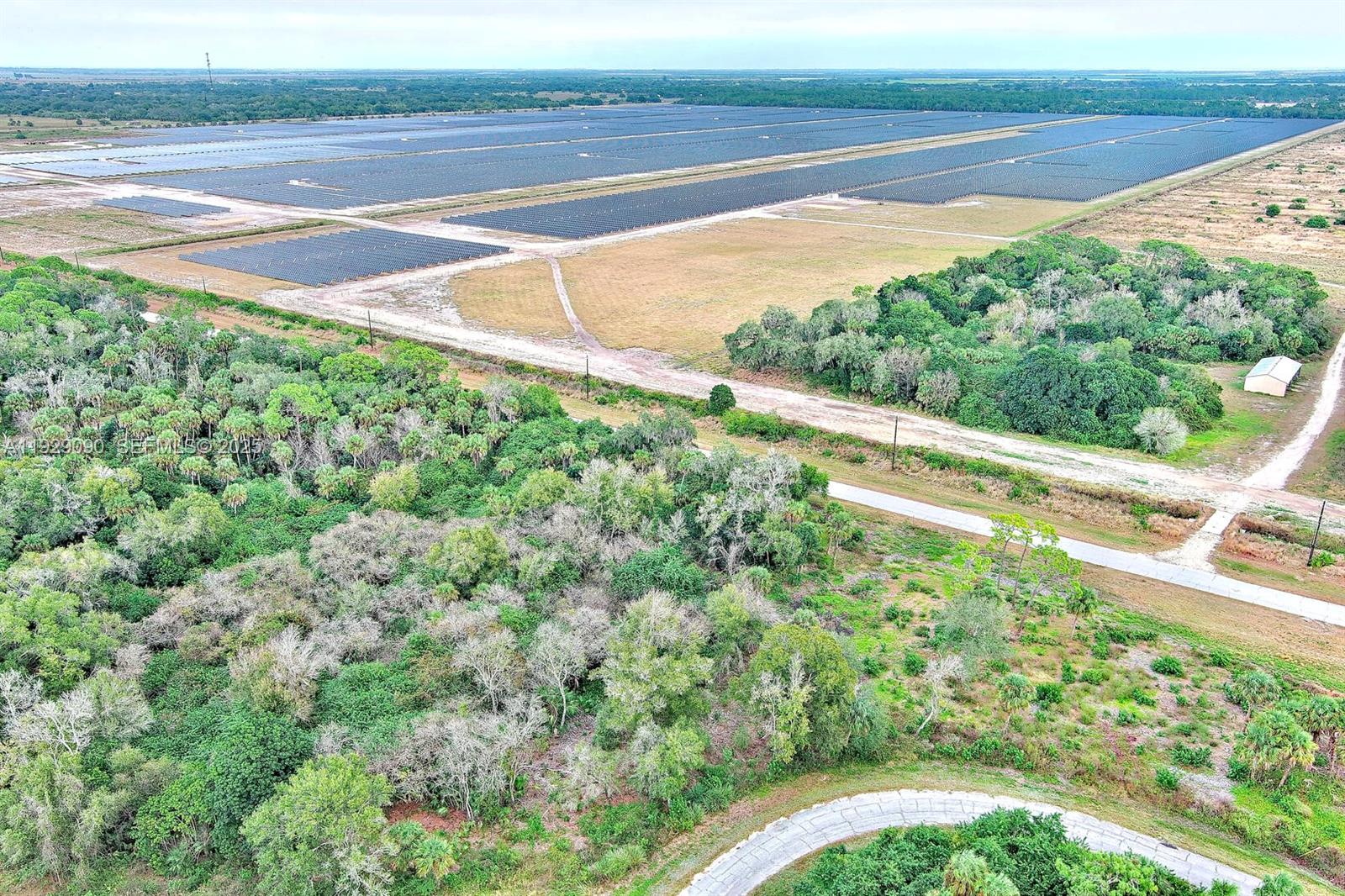 173 Carousel Ave La Belle, FL 33935