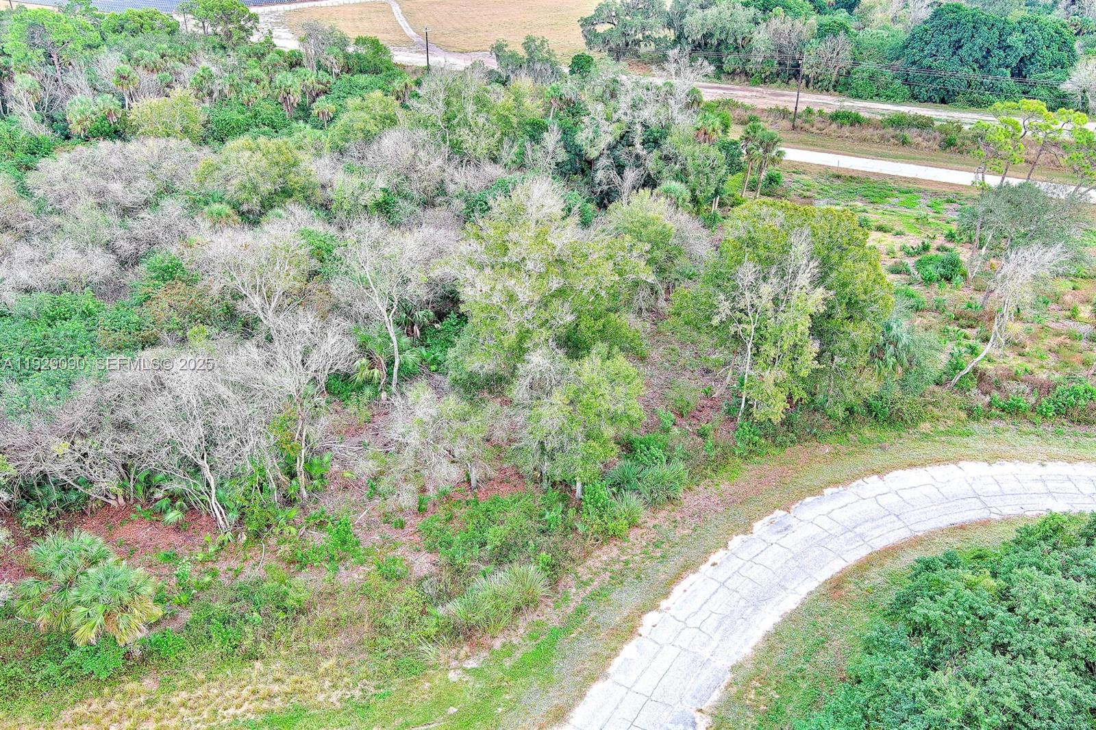 173 Carousel Ave La Belle, FL 33935