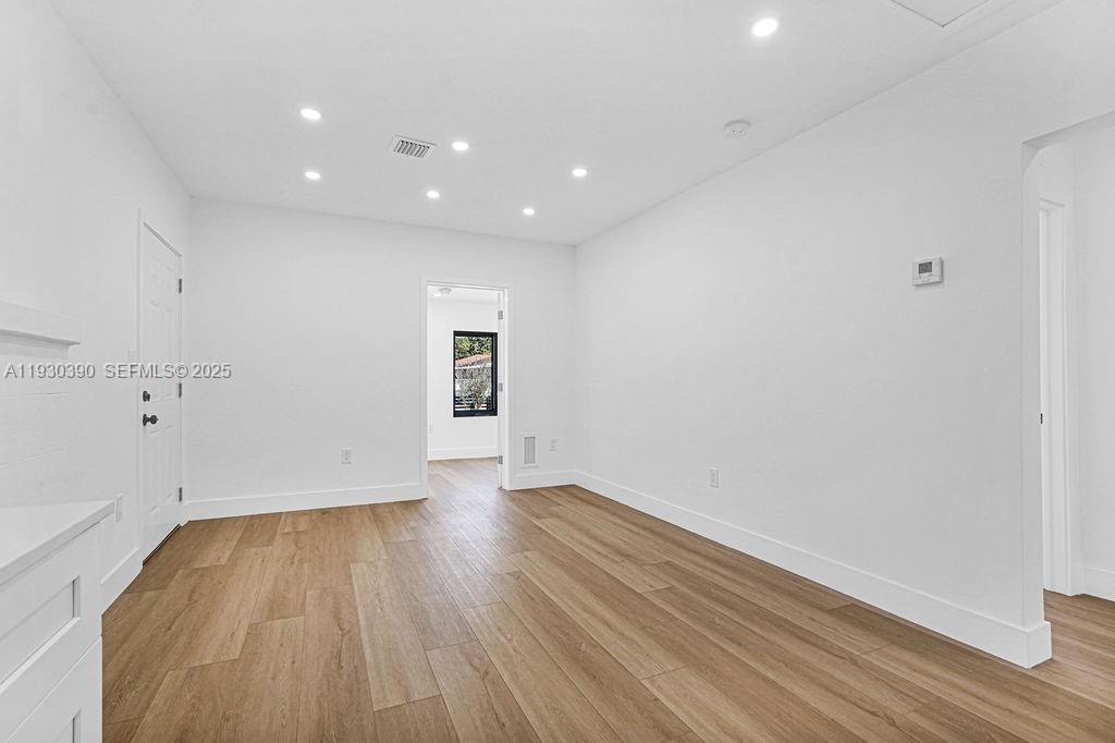 3040 NW 13th Ave Miami, FL 33142