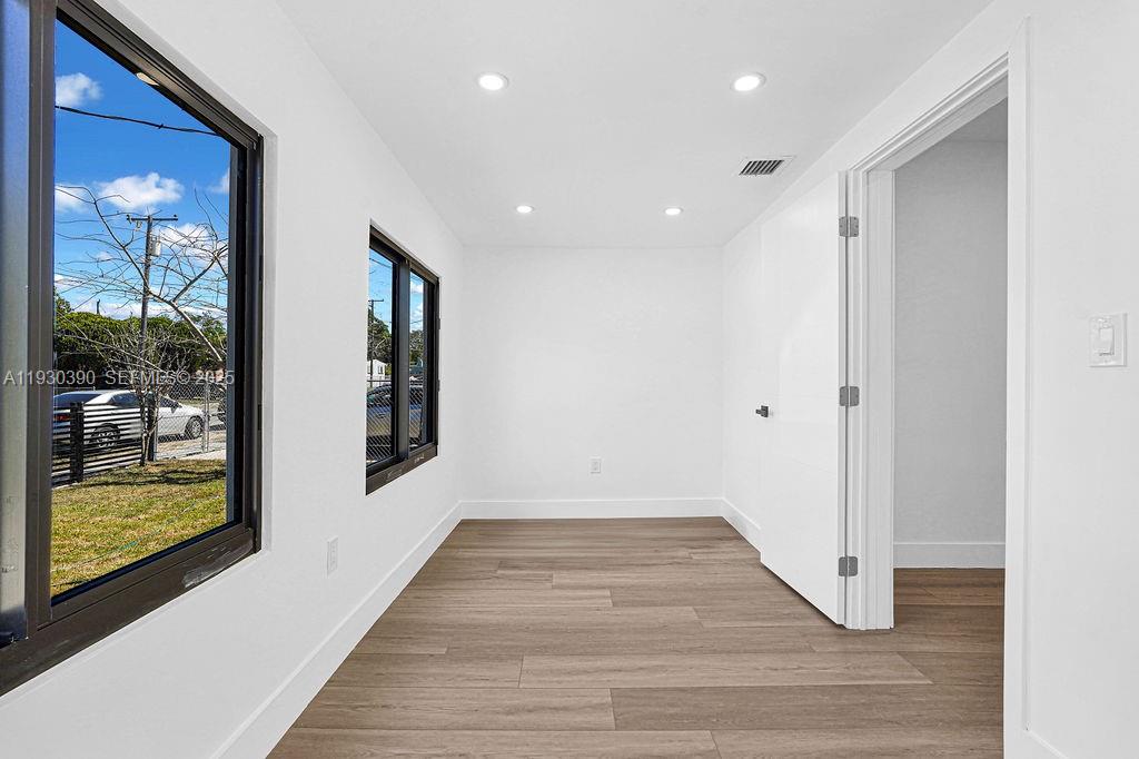 3040 NW 13th Ave Miami, FL 33142