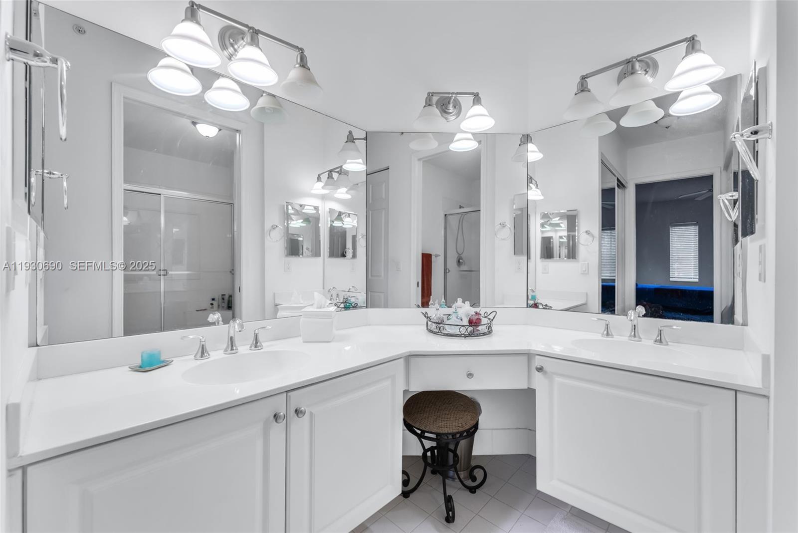 3600 Oaks Clubhouse Dr #103 Pompano Beach, FL 33069