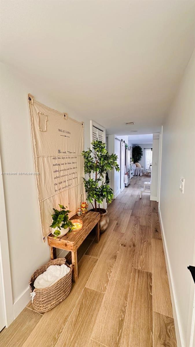 223 Lakeview Dr #204