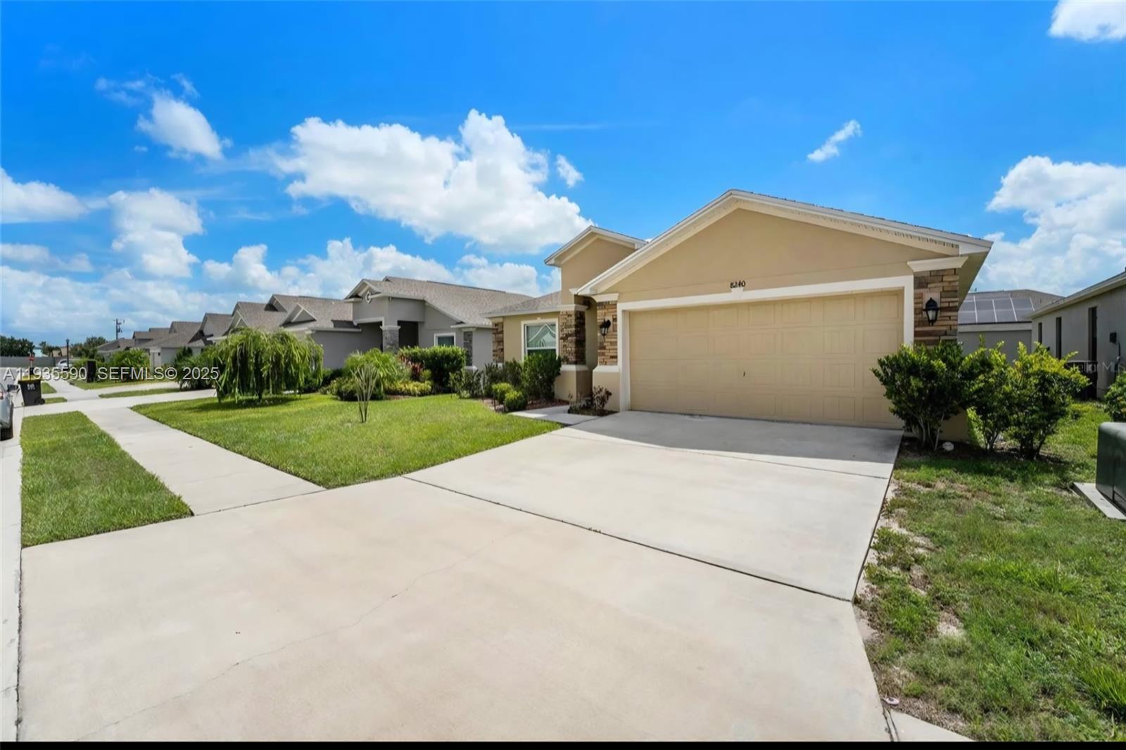 8240 Campbell Xing Lakeland, FL 33810
