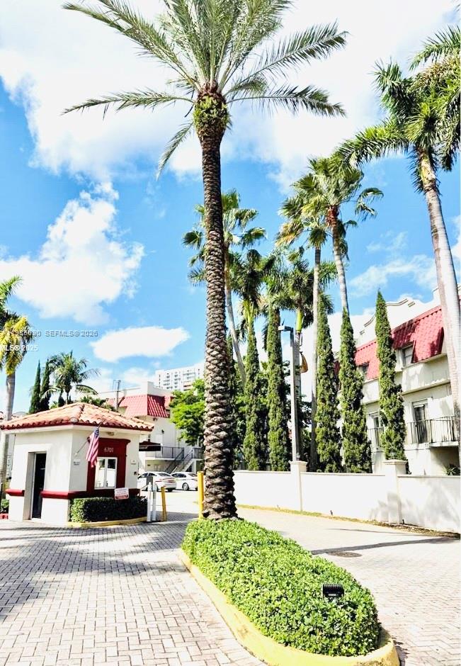 8650 SW 67th Ave #1018 Pinecrest, FL 33156