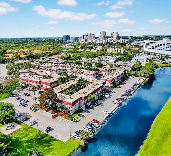 8650 SW 67th Ave #1018 Pinecrest, FL 33156