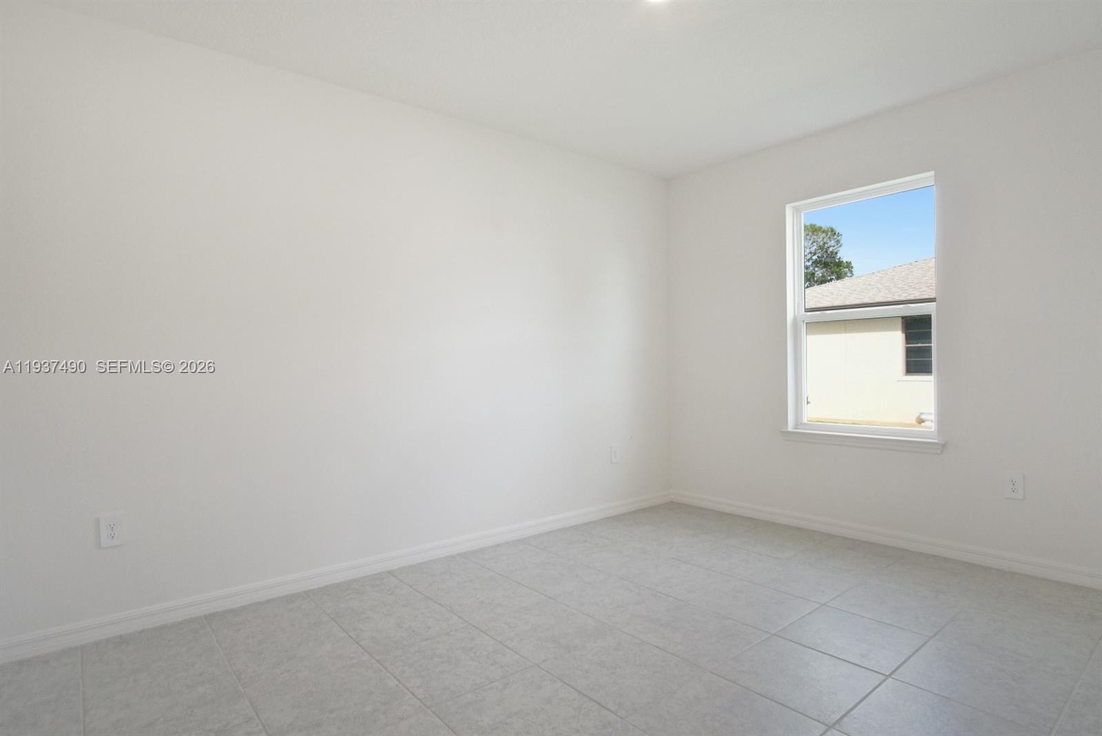 811 SE Seahouse Dr Port St Lucie, FL 34983