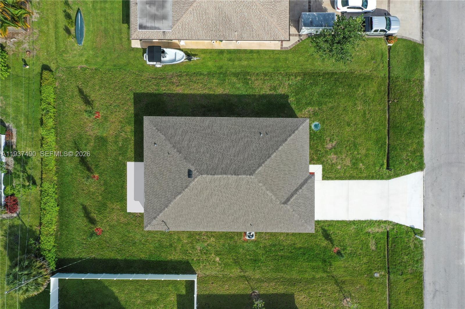 811 SE Seahouse Dr Port St Lucie, FL 34983