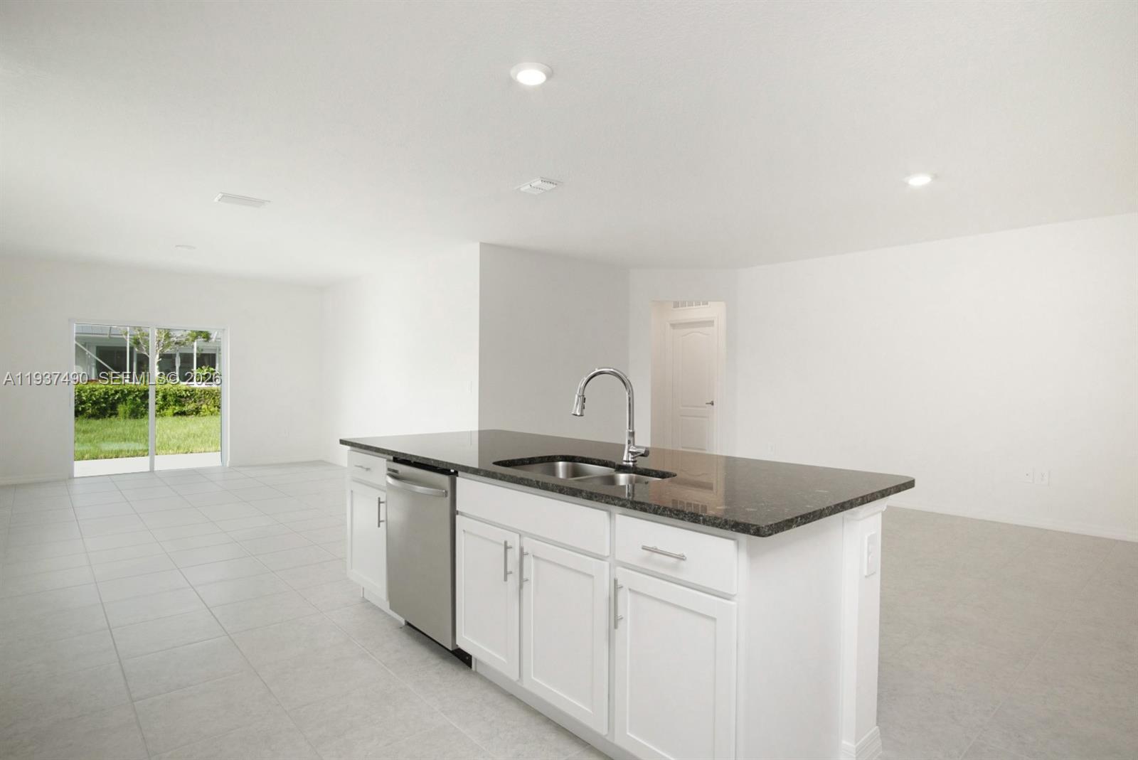 811 SE Seahouse Dr Port St Lucie, FL 34983