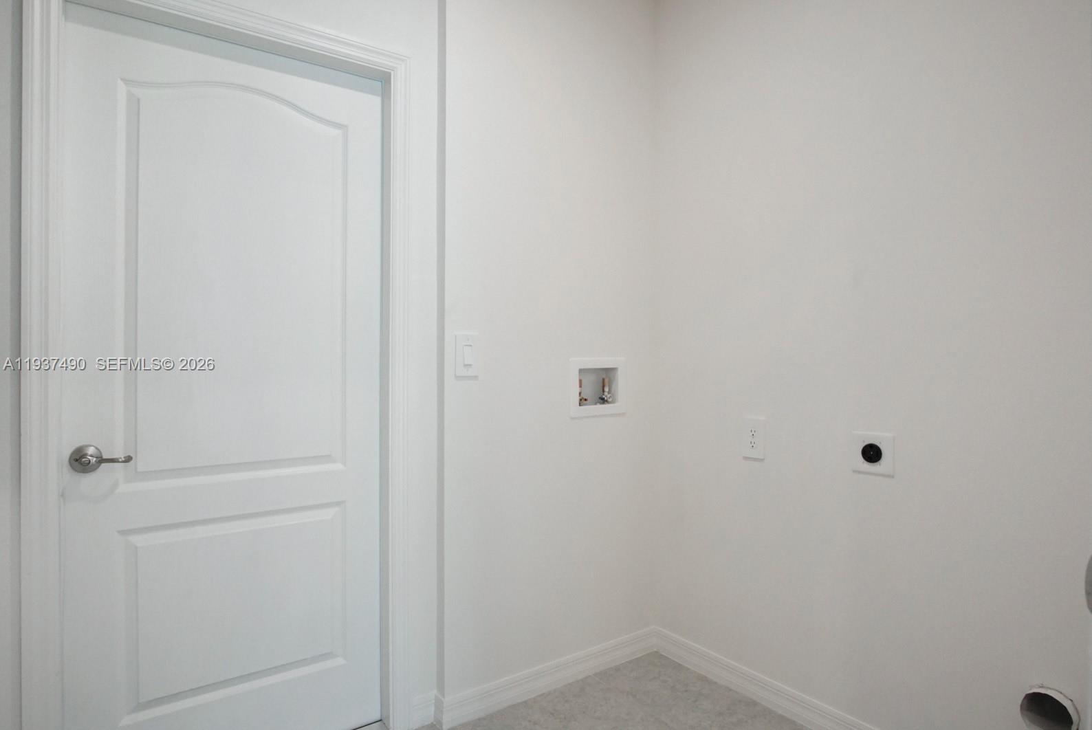 811 SE Seahouse Dr Port St Lucie, FL 34983