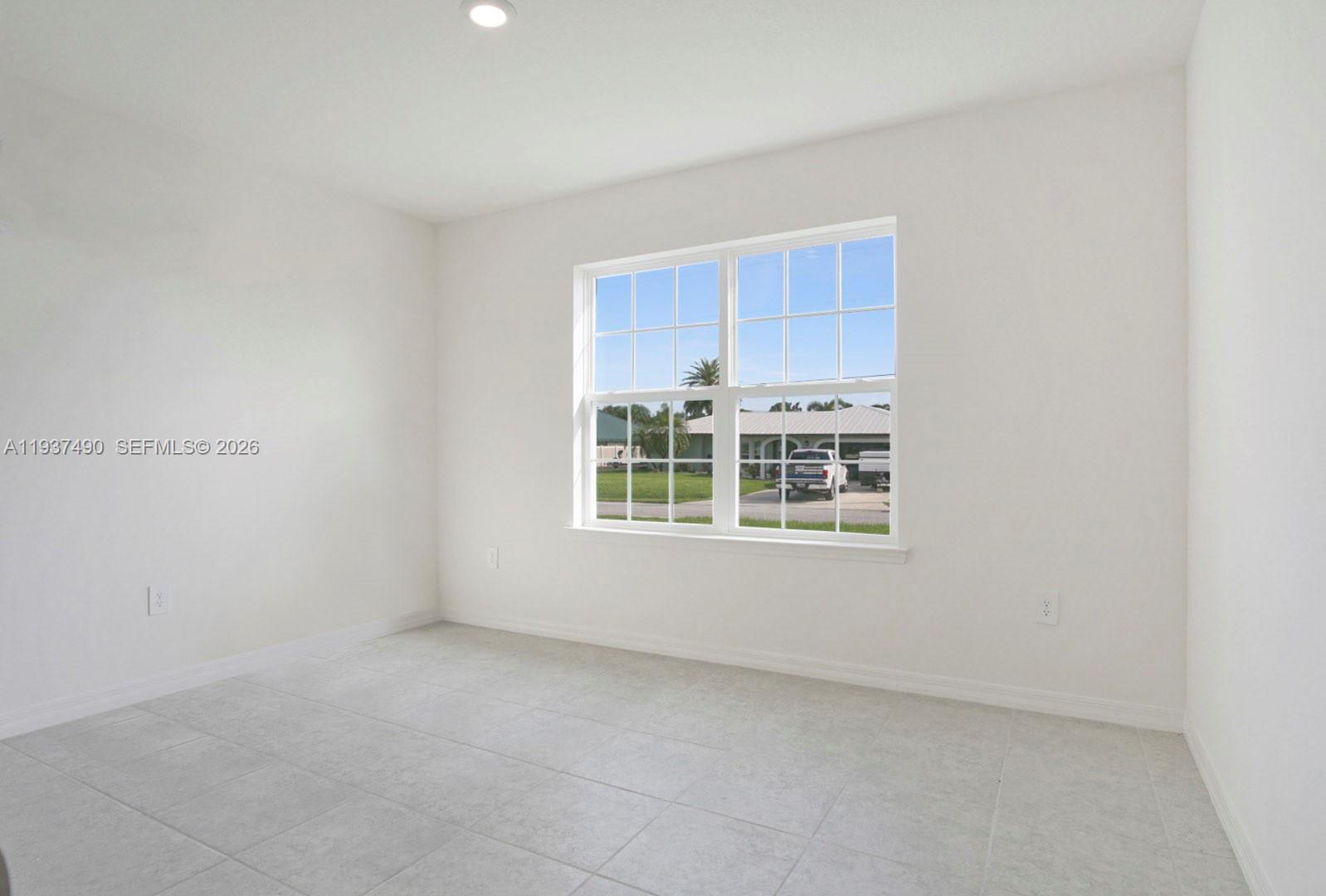 811 SE Seahouse Dr Port St Lucie, FL 34983