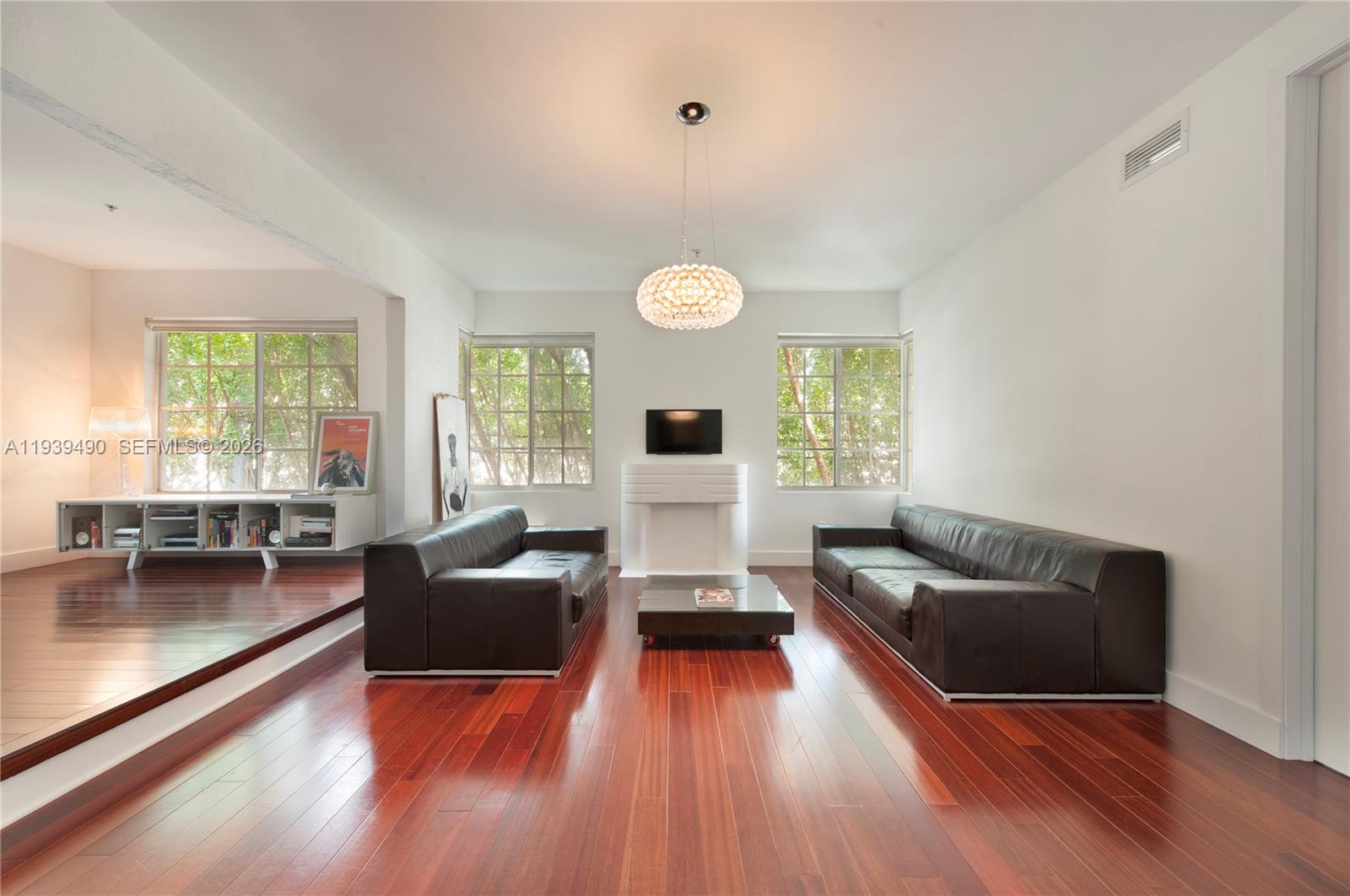 1025 Michigan Ave #2C