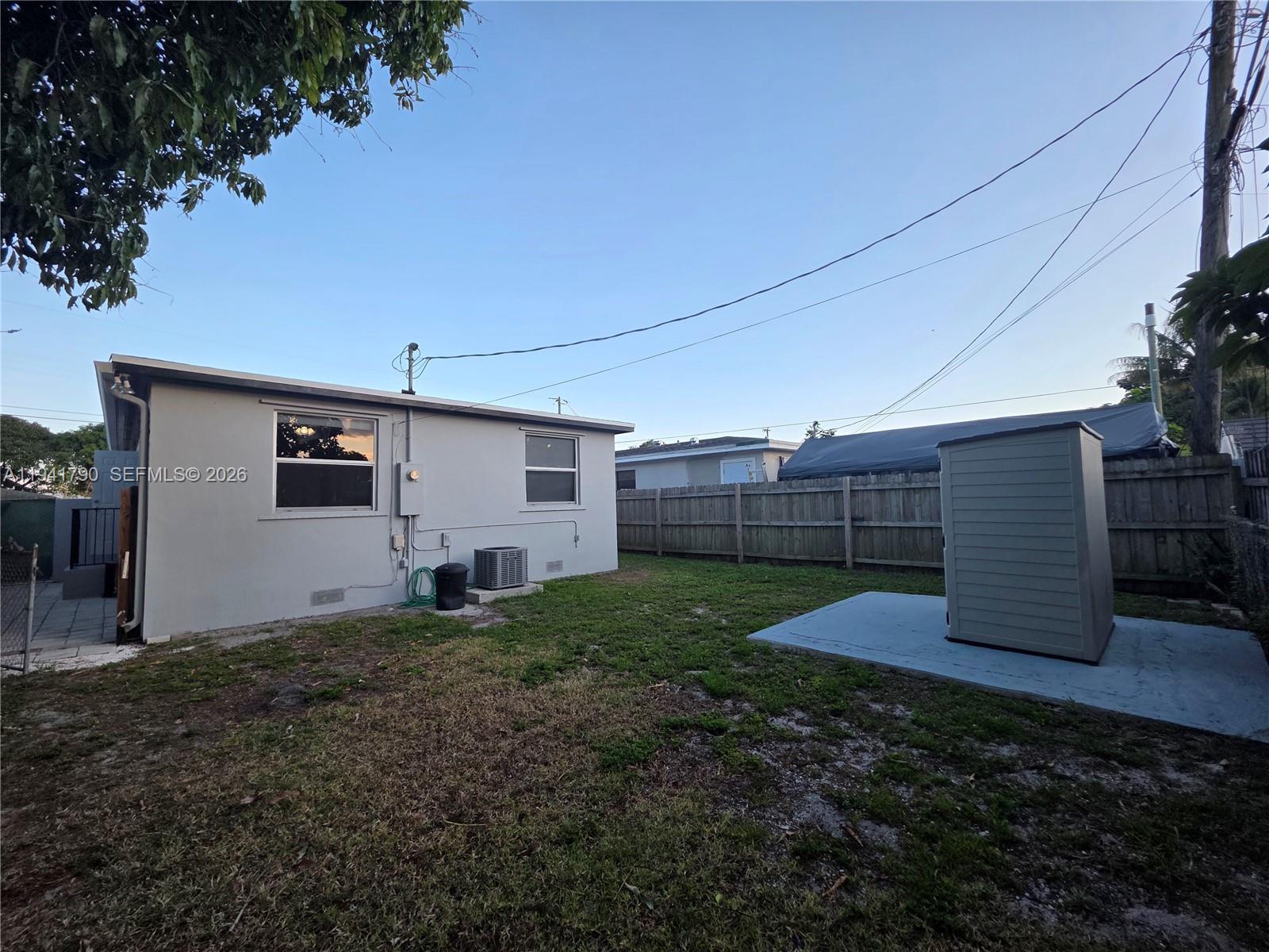 4310 E 9th Ln Hialeah, FL 33013