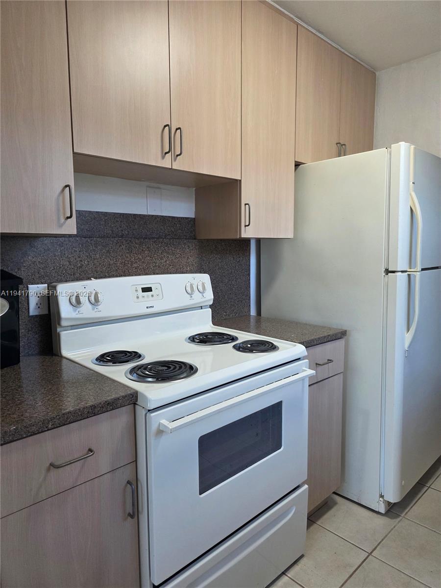 4310 E 9th Ln Hialeah, FL 33013