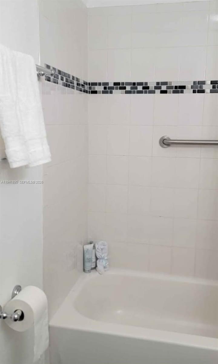 2228 Polk St #3 Hollywood, FL 33020