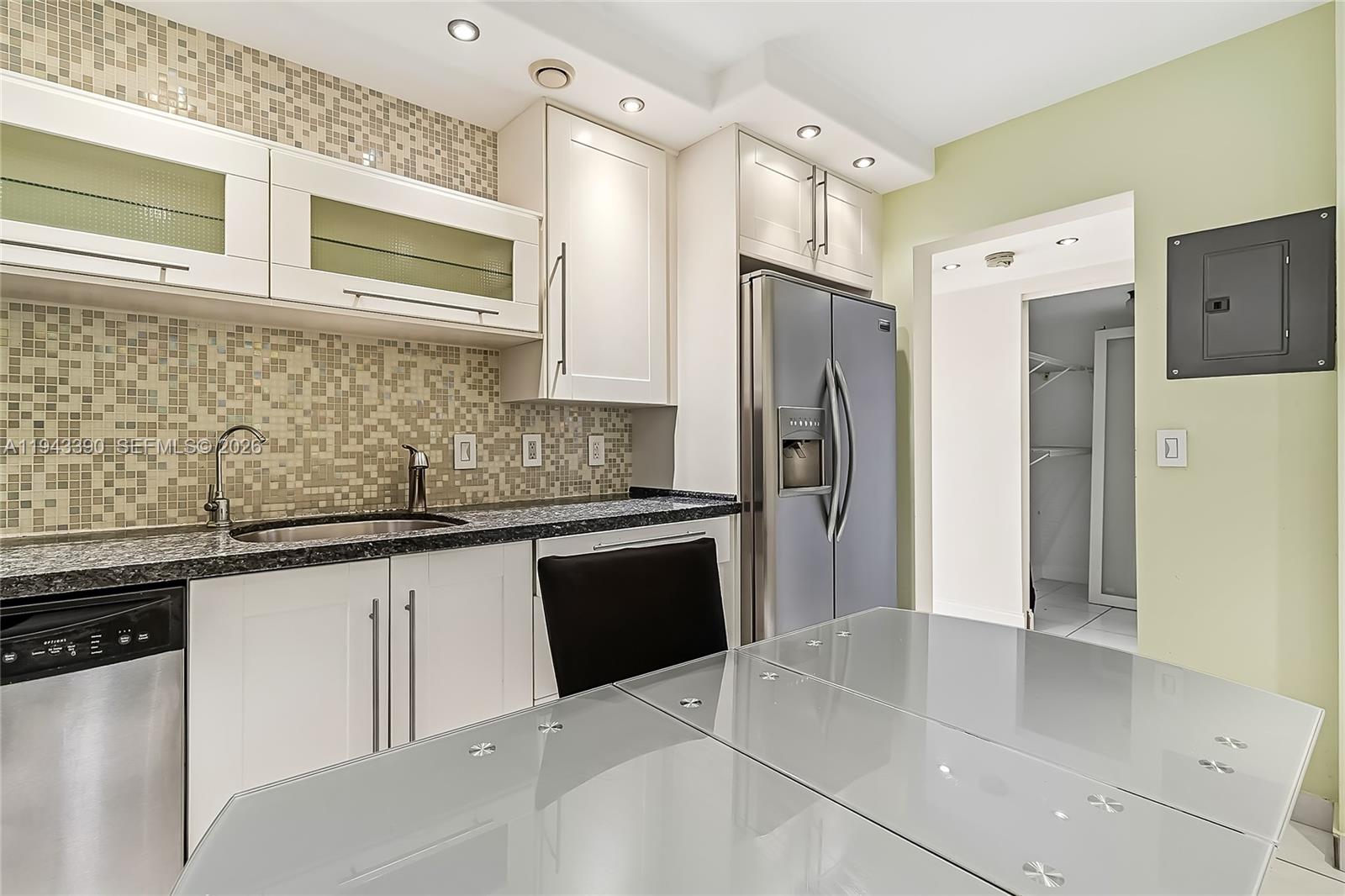 1890 S Ocean Dr #1907 Hallandale Beach, FL 33009