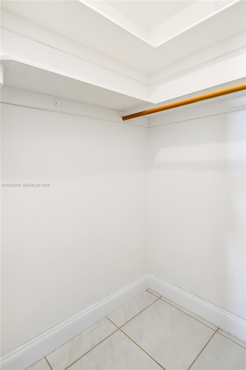 1890 S Ocean Dr #1907 Hallandale Beach, FL 33009