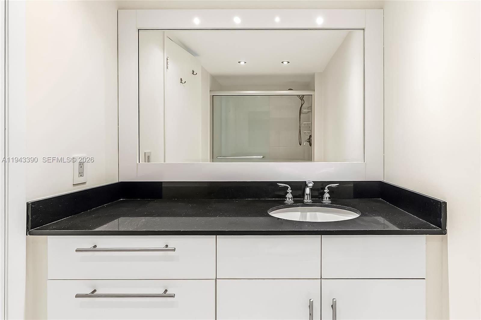 1890 S Ocean Dr #1907 Hallandale Beach, FL 33009